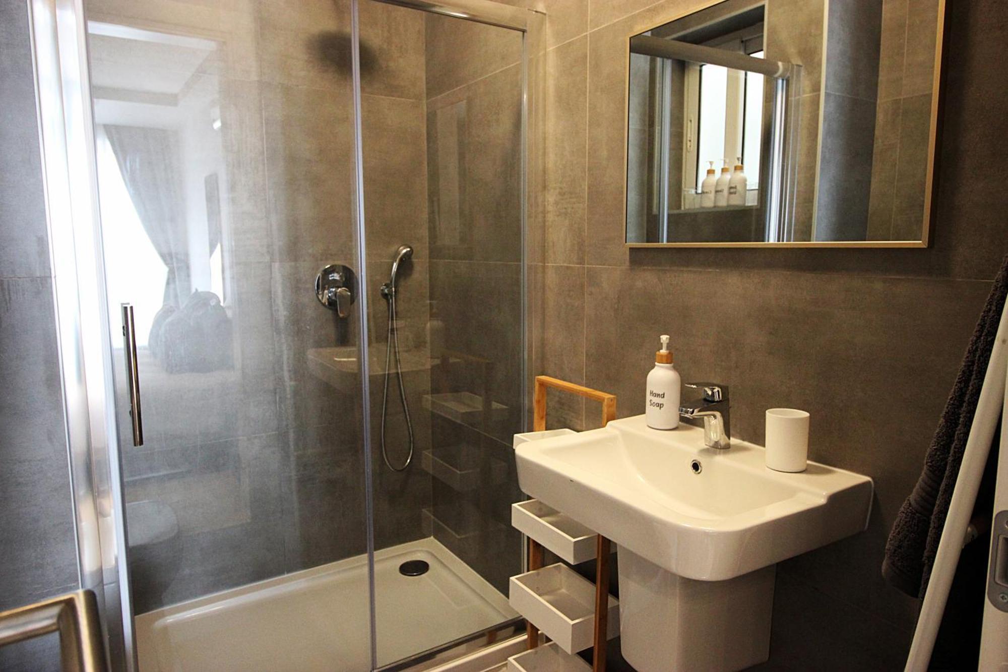Modern & Spacious 2Br Penthouse With Terrace - Close To Qawra Beach เซนต์พอลส์เบย์ ภายนอก รูปภาพ